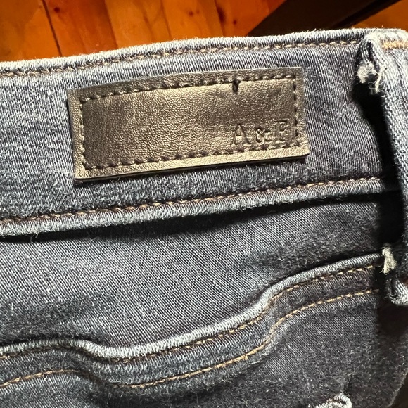 Abercrombie and Fitch MidRise Dark Wash Jegging 91 - Picture 7 of 7